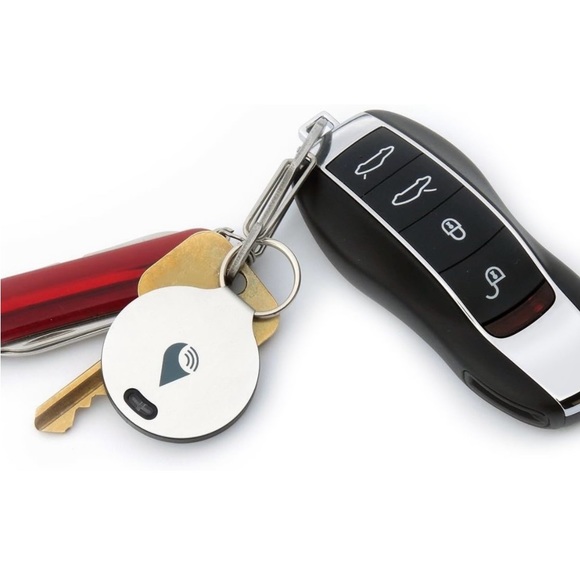 TrackRbravo tracker for Keys or Luggage. Carabiner included. - Picture 3 of 4